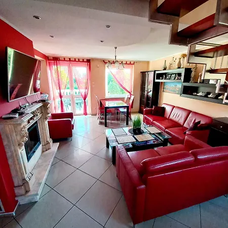 Apartmán Junona Nad Morzem, W Domu Z Ogrodem, Obok Stegna I Jantar Junoszyno