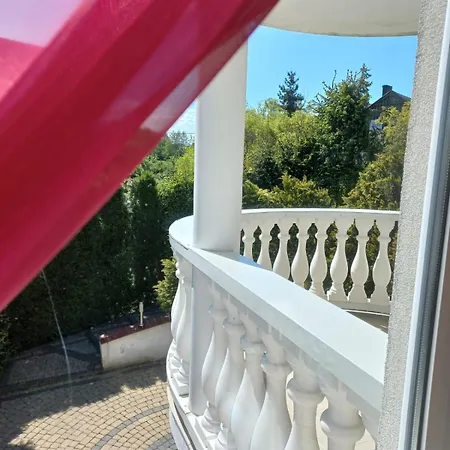 Apartmán Junona Nad Morzem, W Domu Z Ogrodem, Obok Stegna I Jantar *