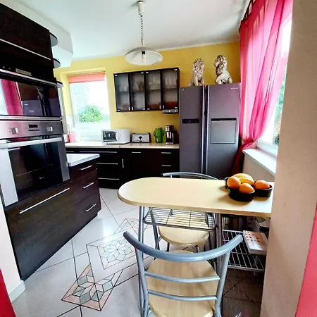 Apartament Junona Nad Morzem, W Domu Z Ogrodem, Obok Stegna I Jantar
