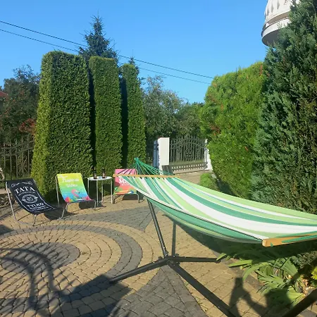 Junona Nad Morzem, W Domu Z Ogrodem, Obok Stegna I Jantar * Junoszyno