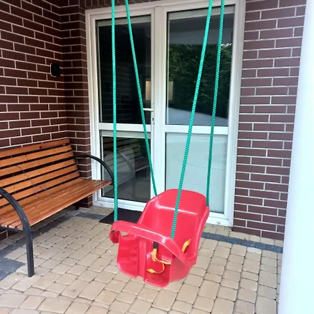 Junona Nad Morzem, W Domu Z Ogrodem, Obok Stegna I Jantar *
